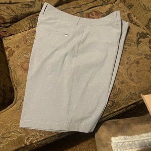 Shorts men’s Travis Mathew’s size 34 golf shorts grey texture pattern like new